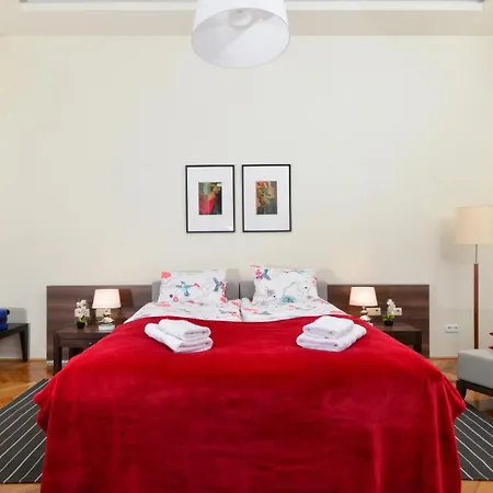 Luxury Opera Апартаменты *